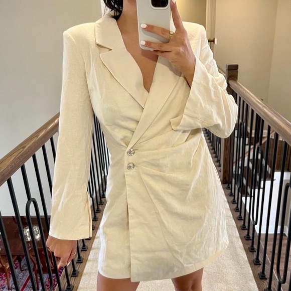 Zara NWOT linen blend cream ivory blazer dress with gold buttons - Picture 3 of 7